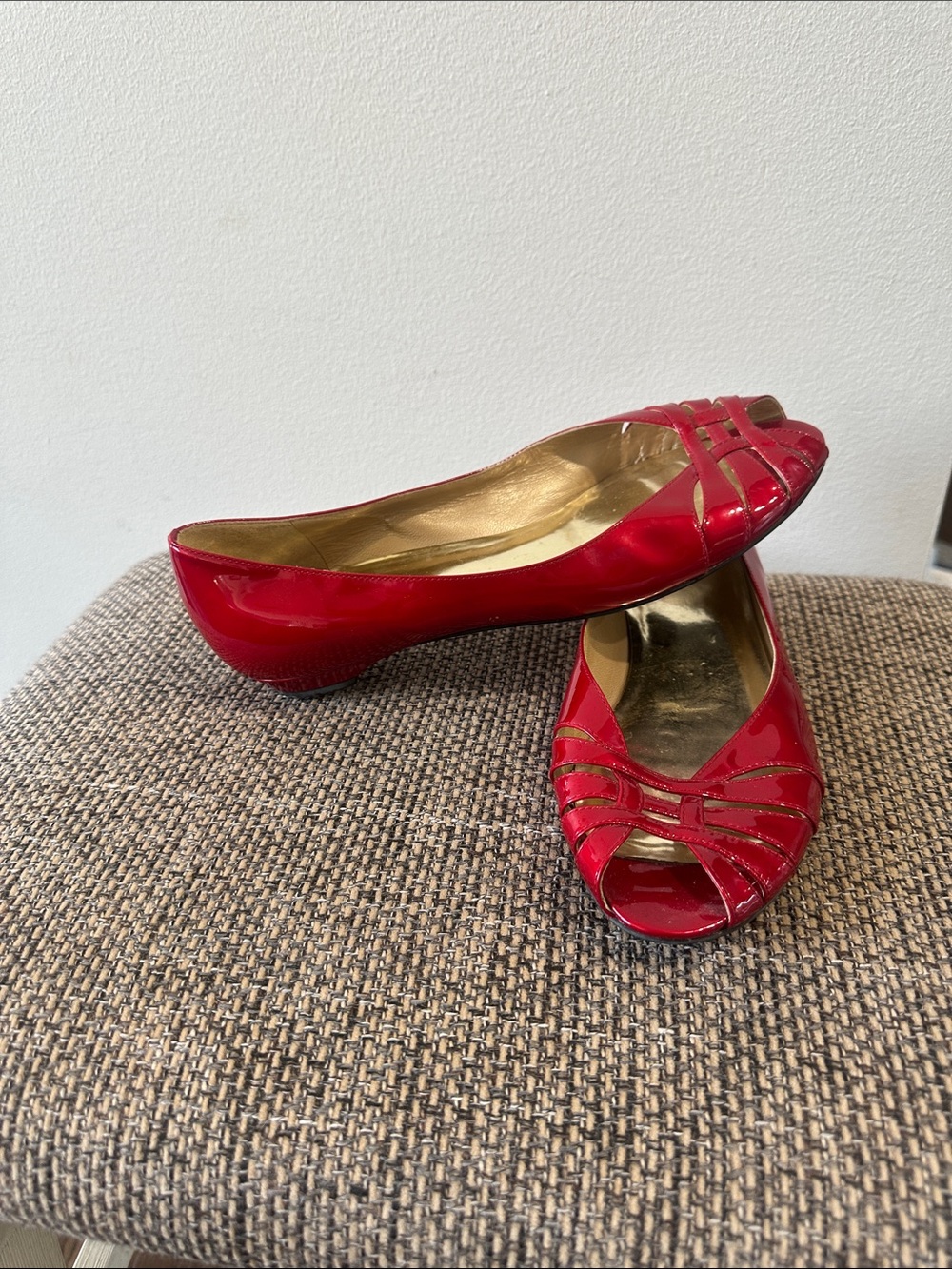 Stuart Weitzman Red Patent Peep-Toe Wedge Flats Size 10M - Picture 3 of 10